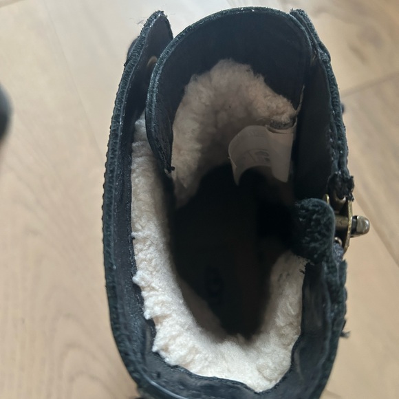 Ugg Combat Boots - Picture 6 of 8